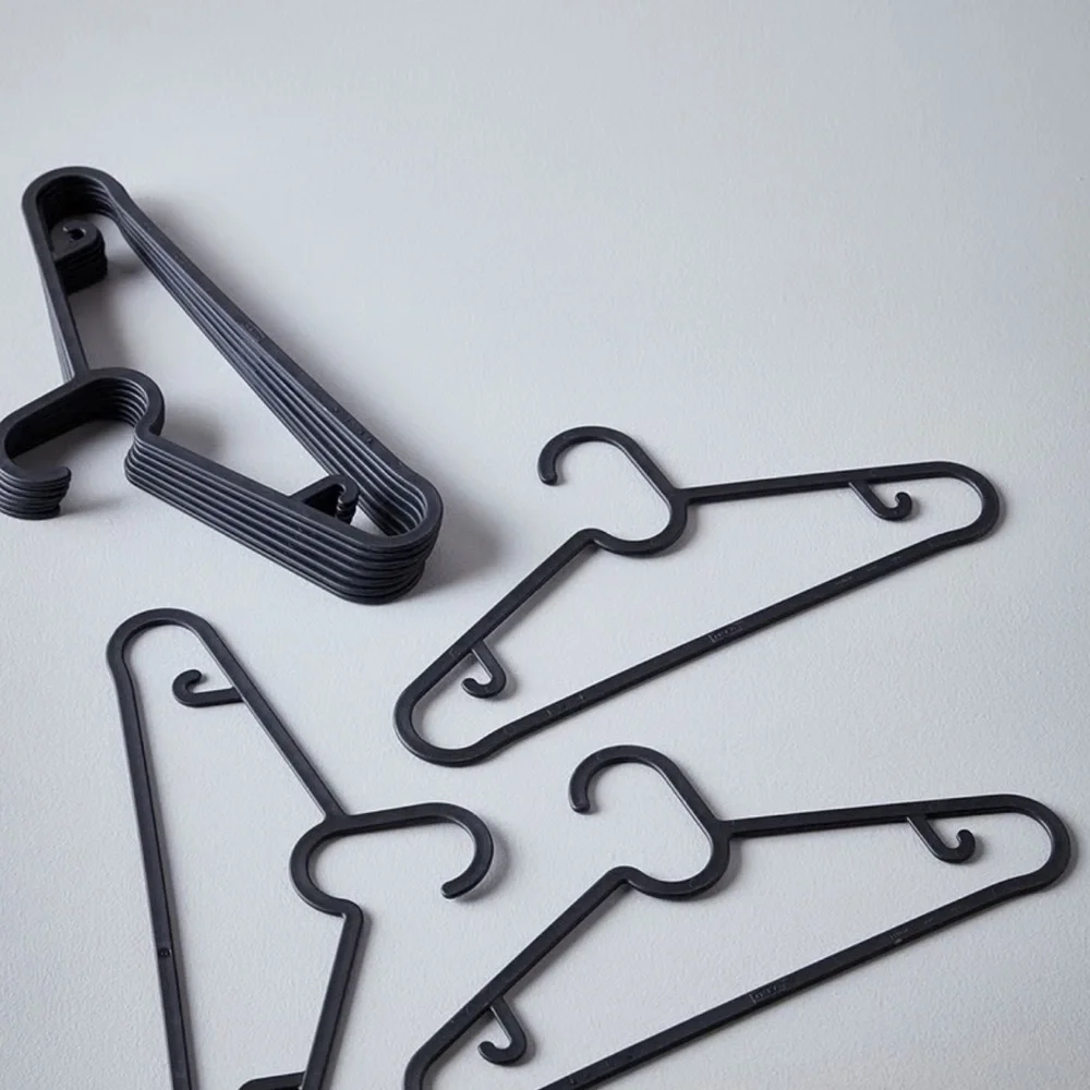 Set of 50 IKEA SPRUTTIG black Plastic Hangers